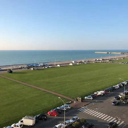 Apartment Studio Avec Vue Mer Exceptionnelle Sur La Plage *
